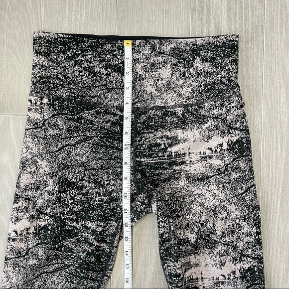 Athleta Women's Printed Elation Glades 7/8 Legging High Waisted Black Taupe M - Picture 15 of 16